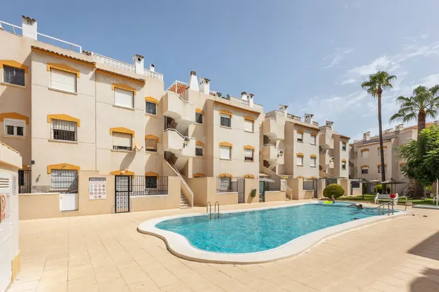Apartamento de 2 dormitorios 1 baño en punta prima ( orihuela costa ) — 21