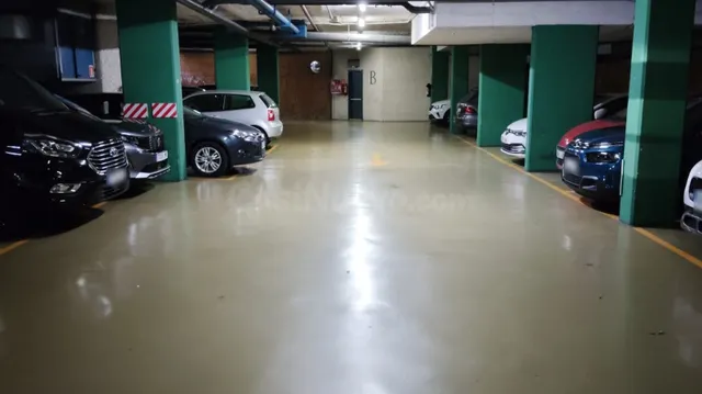 Parking 8m² en alquiler - Casc Antic - foto 5