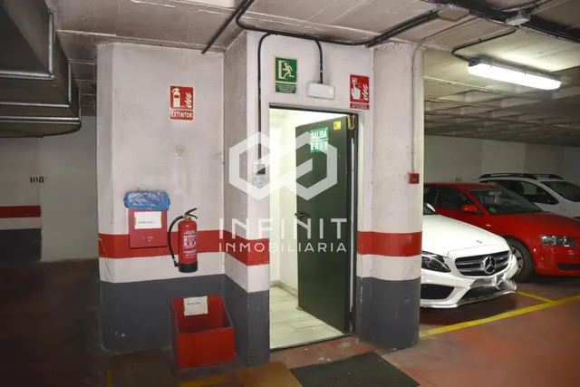 ¡TU COCHE Y TU MOTO, JUNTOS Y A SALVO! Plaza junto al centro de Alcalá — 14