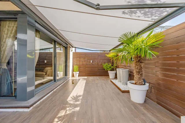 Exclusiva Vivienda en Planta Baja con Jardín Privado - foto 2