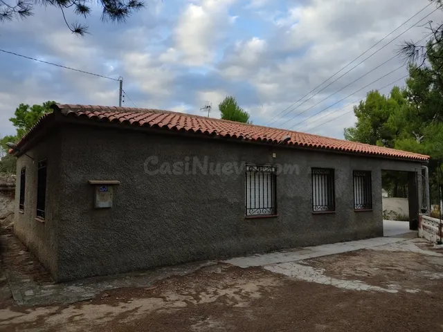 CASA DE CAMPO EN EL PARAJE DE SAN JOSE CON LUZ Y AGUA DOMÉST