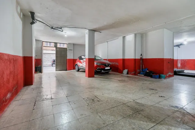 Local Comercial con 254 metros cuadrados junto a Carretera de la Sierra. — 9