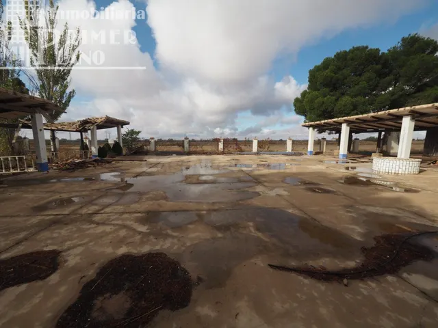 Se vende local destinado a Restaurante junto a la autovia de - foto 2