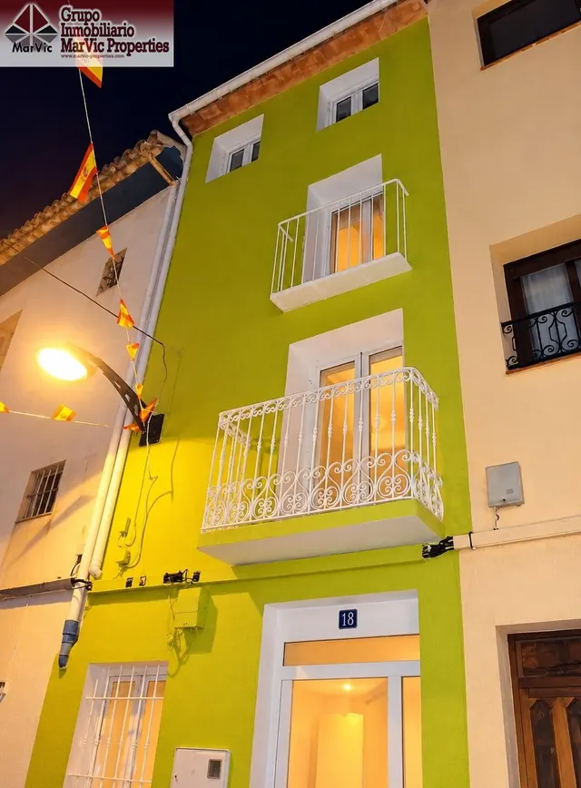 Casa pareada con encanto y posibilidades en el centro de Cal - foto 2