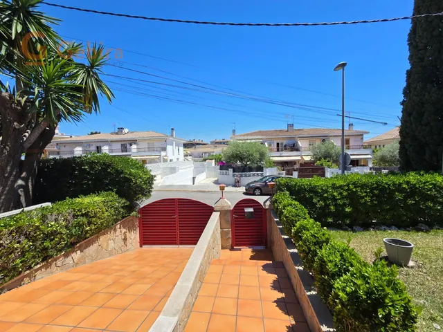 Casa independiente toda en una planta, cerca de la playa - foto 3