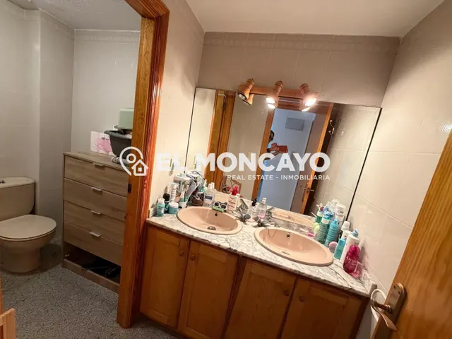Fantástico apartamento de tres dormitorios a tan solo 300m de las playas de Guardamar del Segura, Alicante — 11