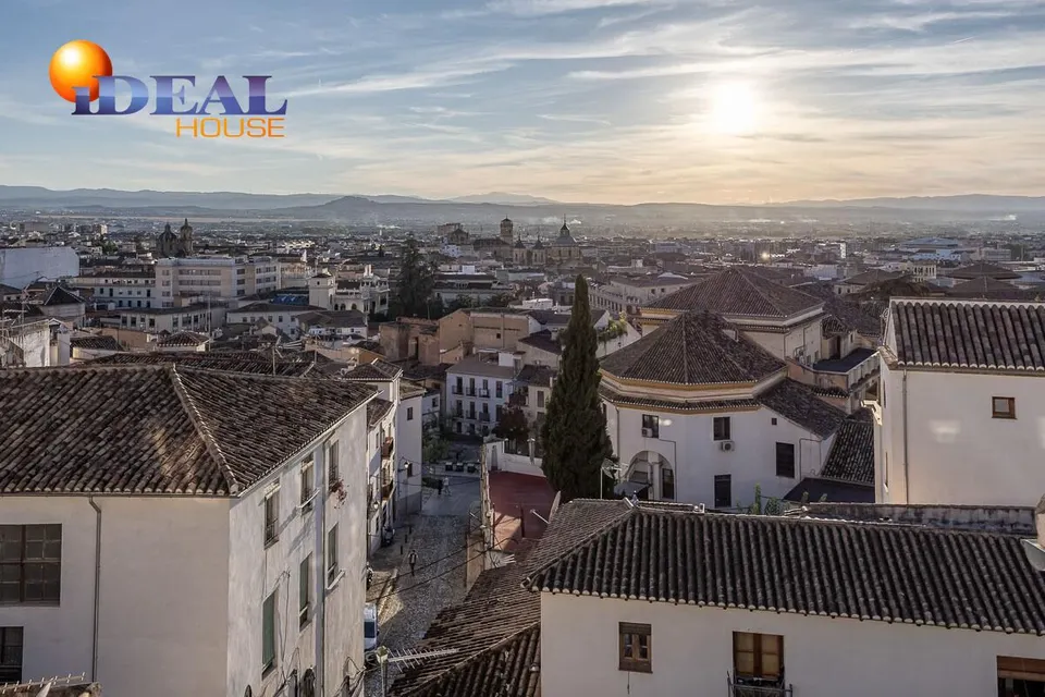 CASA SINGULAR EN ALBAICÍN JUNTO A PUERTA DE ELVIRA