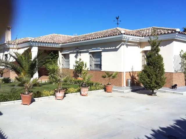ESPECTACULAR CHALET EN EL ARRECIFE,  LA CARLOTA — 2