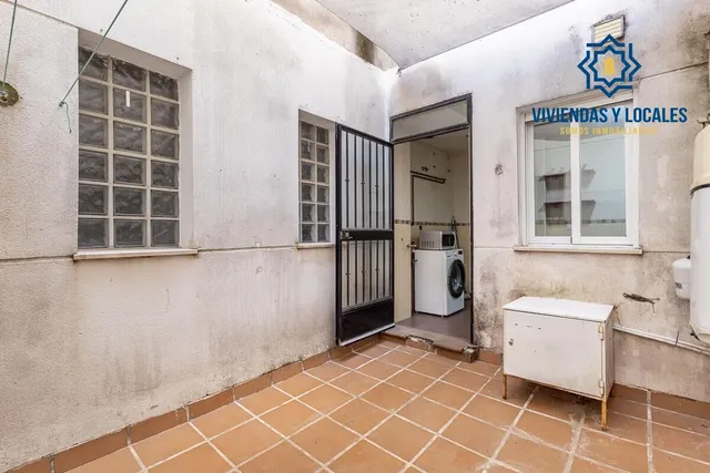 Piso con garaje, trastero y excelente ubicación en Huétor Vega — 9