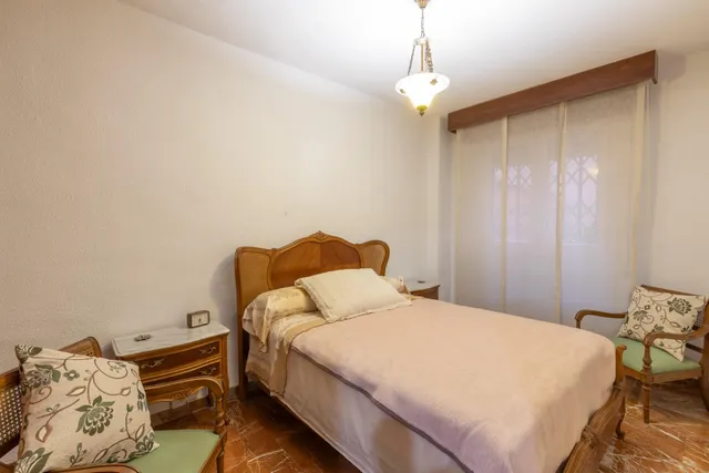Amplio piso de 4 dormitorios en la prestigiosa urbanización Las Brisas – La Chana — 19