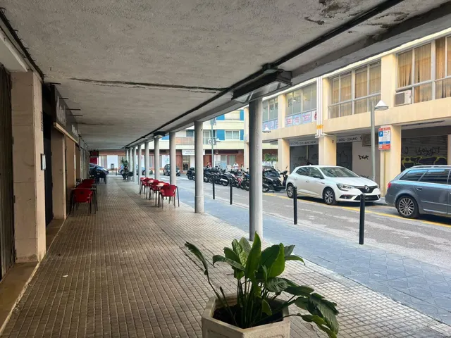 Plaza de aparcamiento en calle Florenci Vives, Tarragona — 13
