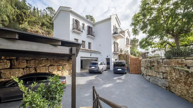 Chalet 6 habitaciones 625m² en venta - El Madroñal — 46