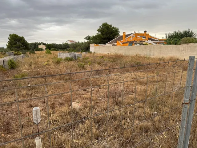 PARCELA DE 859M2 EN GALLIPONT - foto 4