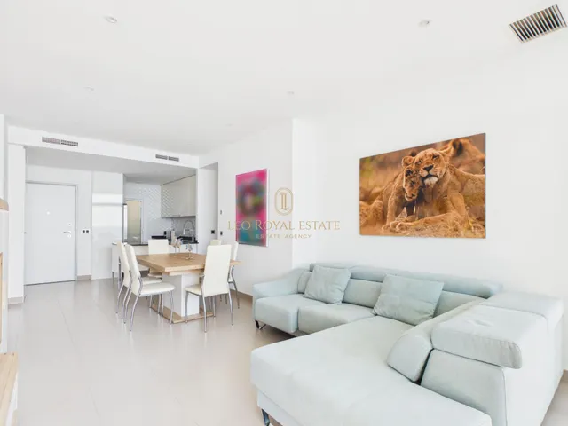 Apartamento moderno de 2 dormitorios en la planta 11 de Sunset Drive, Benidorm — 8