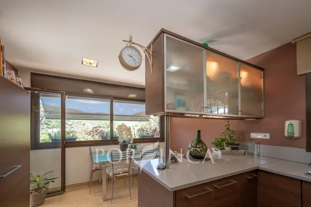 Encantadora villa con piscina y vistas panorámicas en Calonge Costa Brava — 15