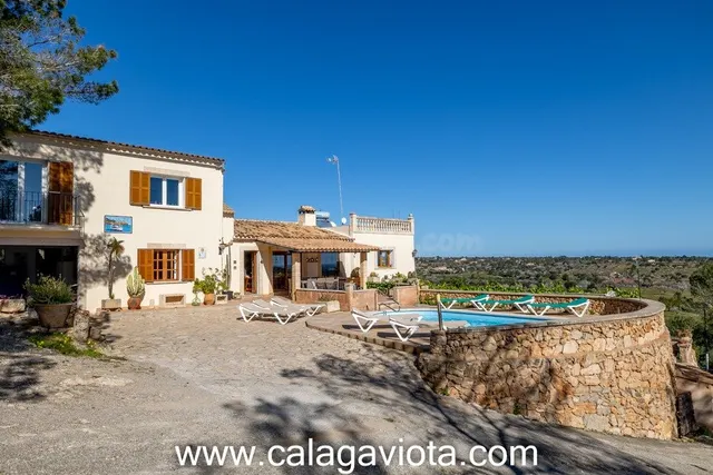 Precioso chalet con vistas al mar - foto 2