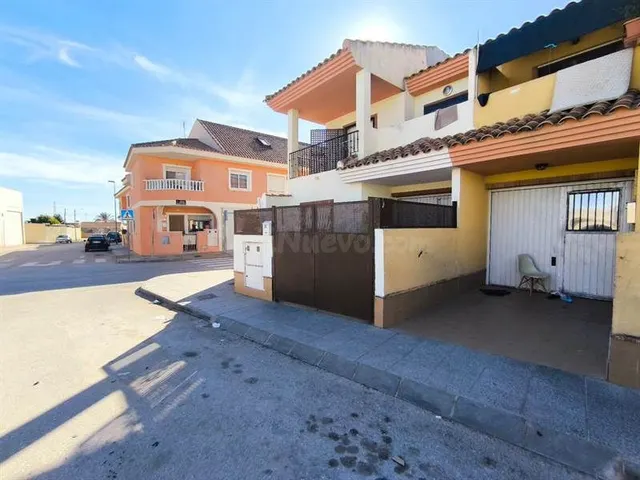 Casa 4 habitaciones 122m² en venta - Roldán - foto 2