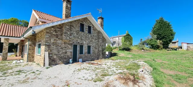 CASA REFORMADA USO HOTELERO EN SANTA COMBA — 7