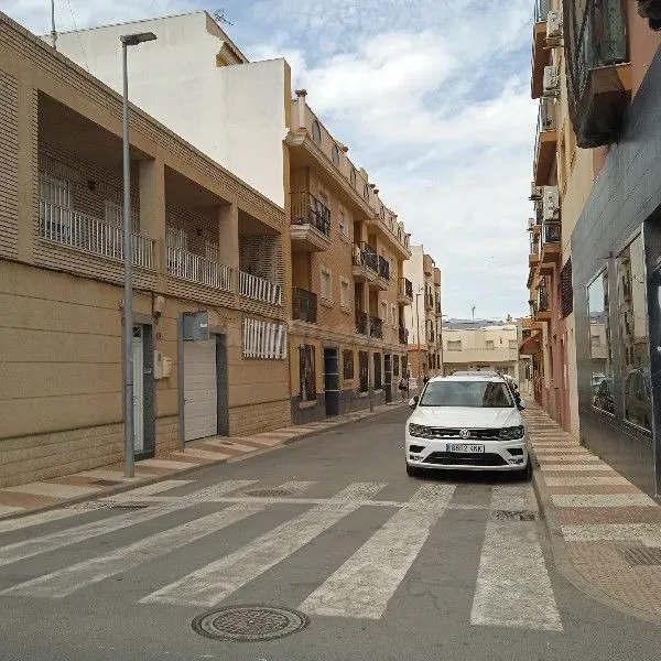 Venta piso en Roquetas de Mar (Almería) - foto 2