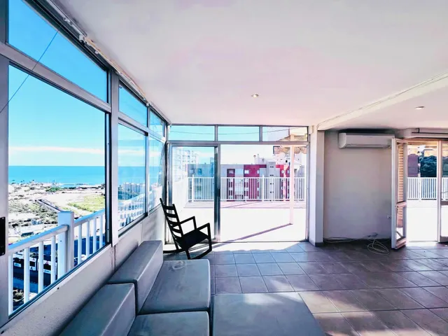 Gran ático con terraza en Alicante. - foto 4
