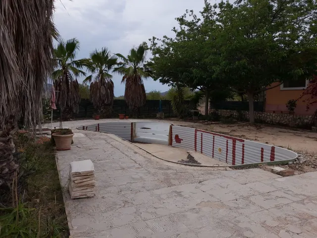 OPORTUNIDAD CASA RUSTICA EN FINCA DE 0,7 HAS.CON VIVIENDA EN SU INTERIOR, PISCINA Y ALMACENES EN MORA LA NOVA — 35