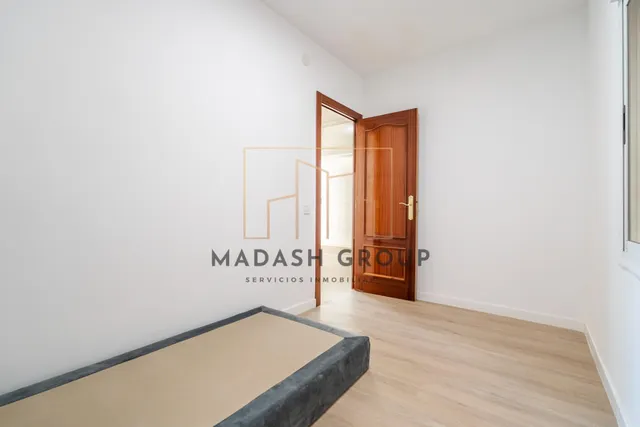 Exclusiva vivienda de 4 dormitorios, totalmente reformada, a 550m del puerto y la playa de Cambrils. — 28
