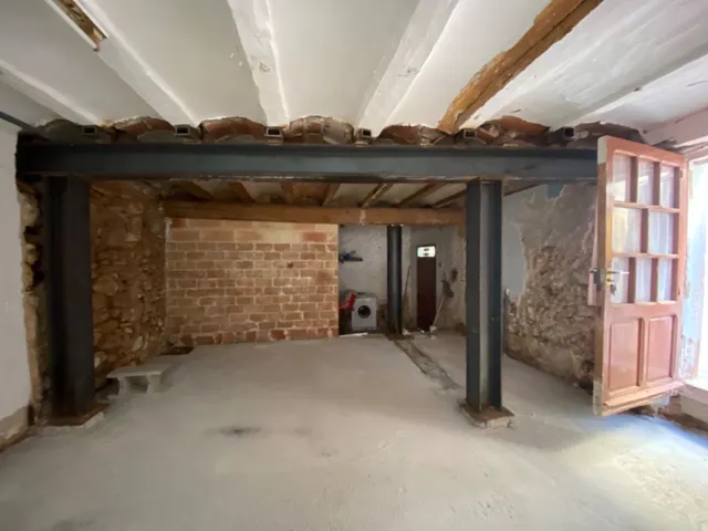 Casa esquinera con estructura reformada en Freginals — 3