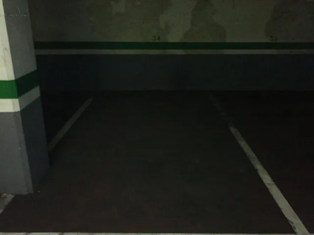 Plaza para coche pequeño-mediano — 6