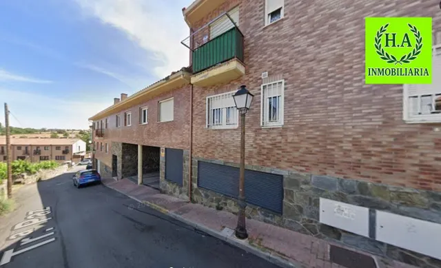 Plaza de Garaje en Edificio Comunitario: Oportunidad Única - foto 2
