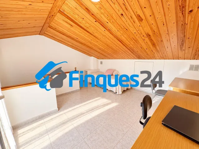 CHALET PAREADO EN VENTA EN SALLENT | 329.000 € — 19