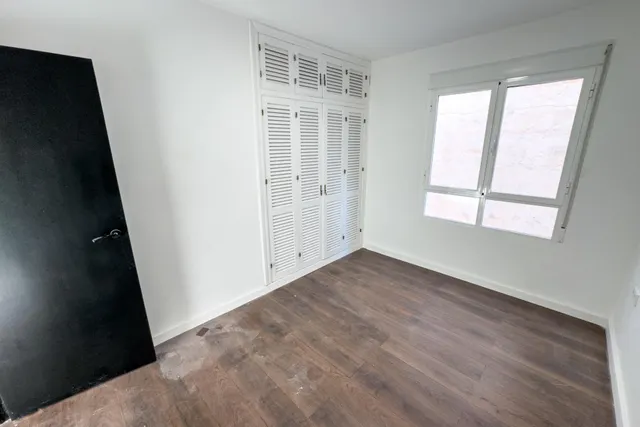 Amplio piso reformado en segunda línea de la Playa del Cura — 142 m2, 4 dormitorios, vistas al mar y orientación suroeste — 18