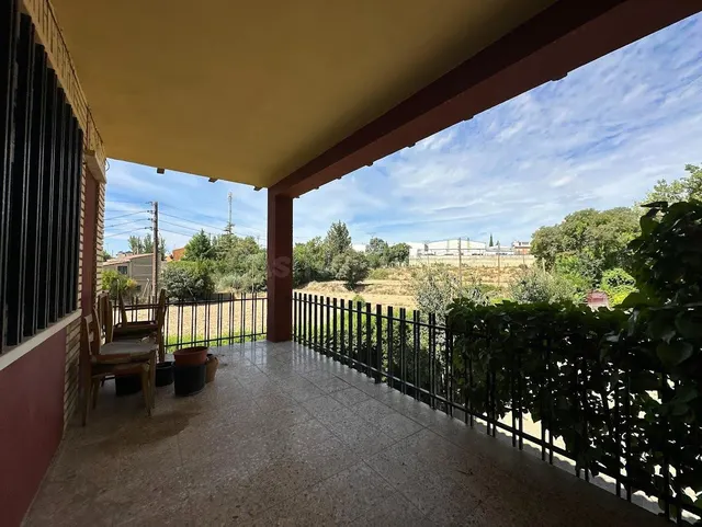 Oportunidad Única: Casa con Terreno en Cadrete (Zaragoza) - foto 2