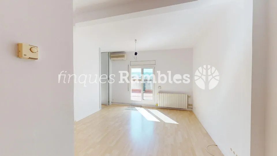 Dues terrasses, bones vistes i la calma d'un àtic a Igualada