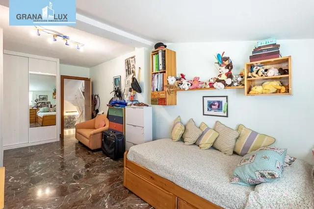 CASA PAREADA EN LA ZUBIA CON PISCINA, ZONA DE BARBACOA Y JARDÍN — 24