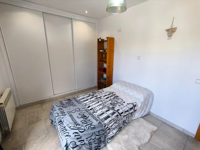 Precioso chalé unifamiliar aislado con piscina y amplio garaje — 34