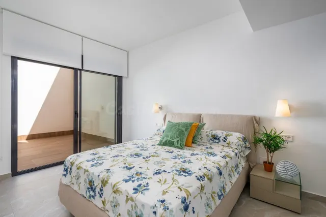 IMPRESIONANTE VILLA DE LUJO DE 3 DORMITORIOS CON PISCINA PRI - foto 4