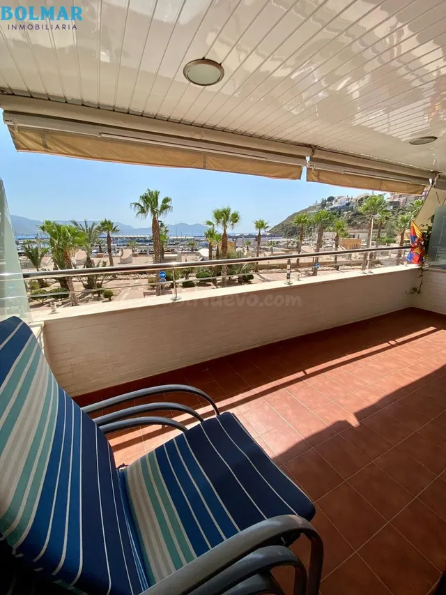 ¡Piso de Lujo en Primera Línea de Playa! — 2