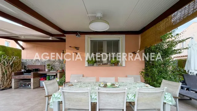 Espectacular chalet independiente con piscina privada en la cañada — 46