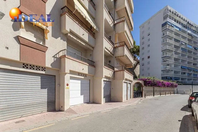 Piso con garaje y trastero en Almuñecar — 29