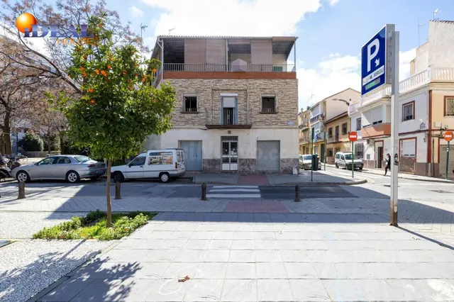 Edificio con gran potencial de desarrollo residencial en Zaidín – Granada — 2