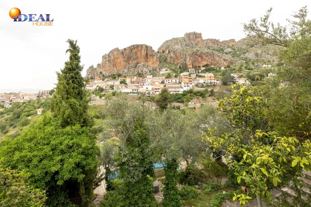 Chalet con gran parcela en Cogollos — 29