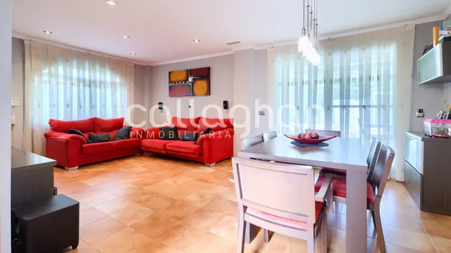 Impresionante chalet en Colinas de Venta Cabrera — 13