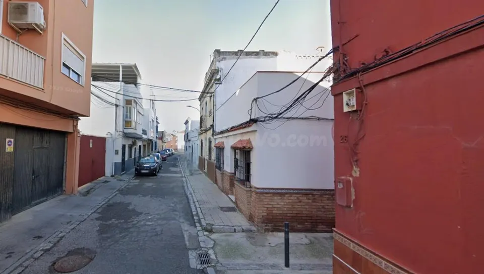 ADOSADO EN LA LINEA DE LA CONCEPCION