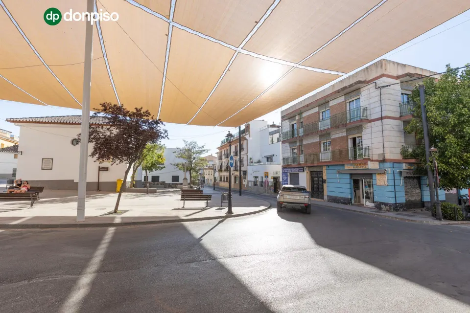 Edificio con gran potencial de inversión en La Zubia