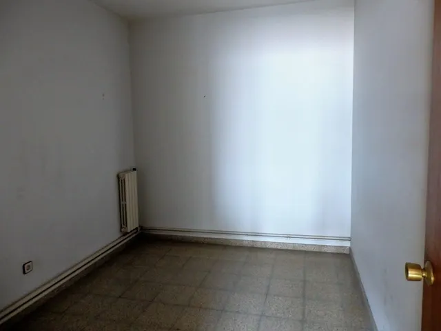 OFICINA DE LLOGUER A UN PAS DEL CENTRE — 9