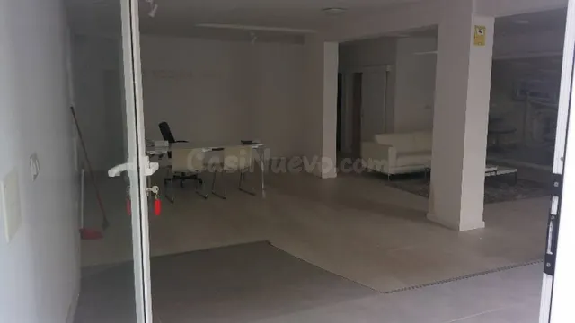 EN VENTA LOCAL COMERCIAL EN LOS CRISTIANOS - foto 2