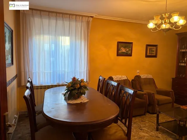 CASA CON AMPLIO TERRENO PRÓXIMA A LEÓN — 15