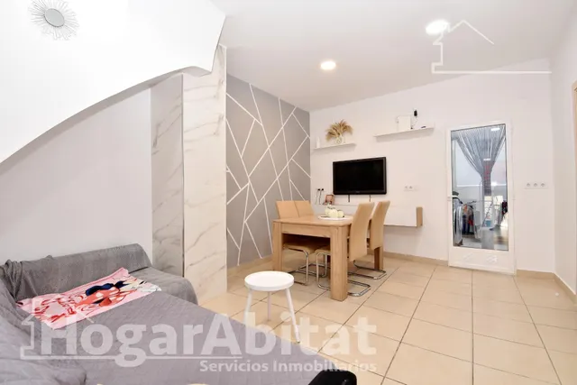 Planta baja acogedora y semireformada con patio — 36