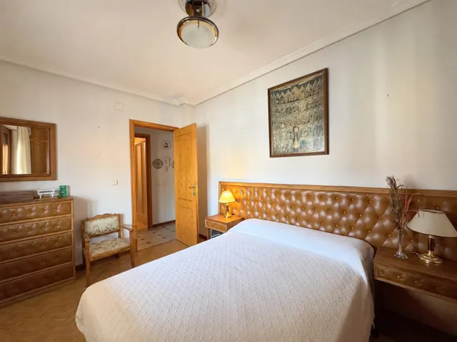 CASA EN LA EMBLEMATICA PLAZA DEL CASTILLO DE CANDELEDA — 18