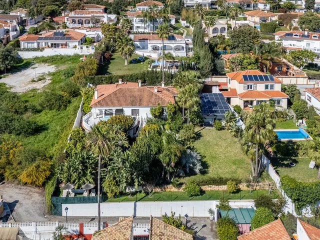 Chalet 7 habitaciones 420m² en venta - Altos de Estepona — 47